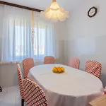 Apartment Vazmica *