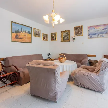 Apartament Vazmica